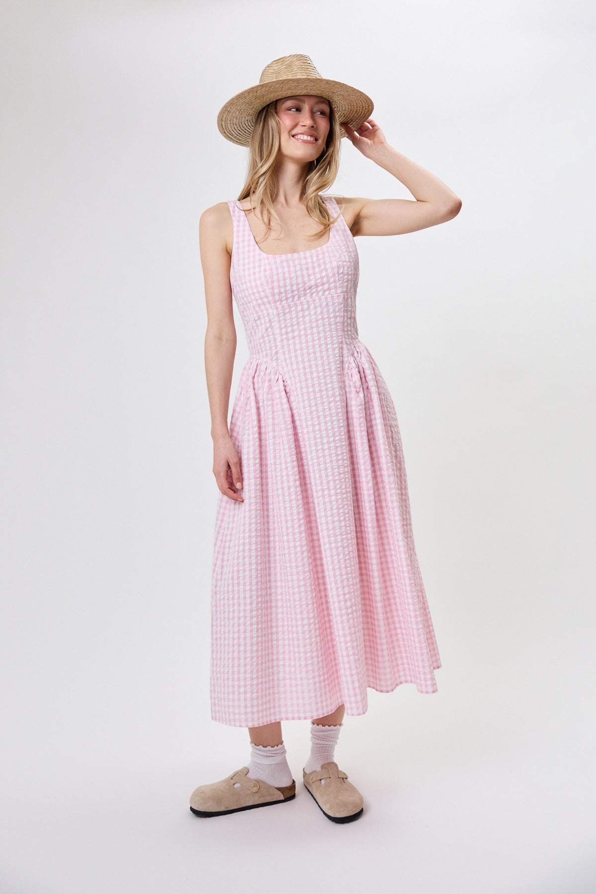 Abril | Vestido de corte A en rosa bebé