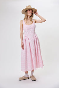 Abril | Vestido de corte A en rosa bebé