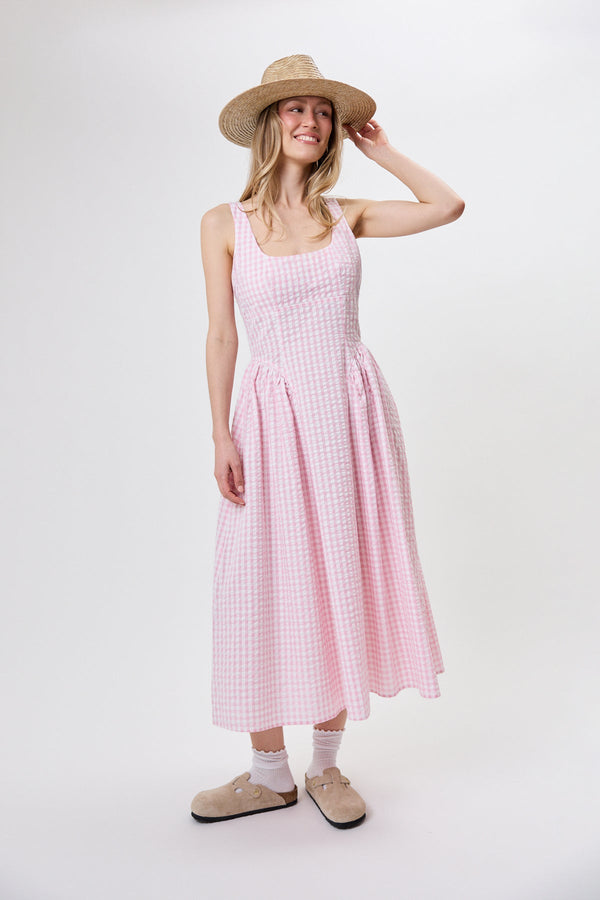 Abril | Vestido de corte A en rosa bebé